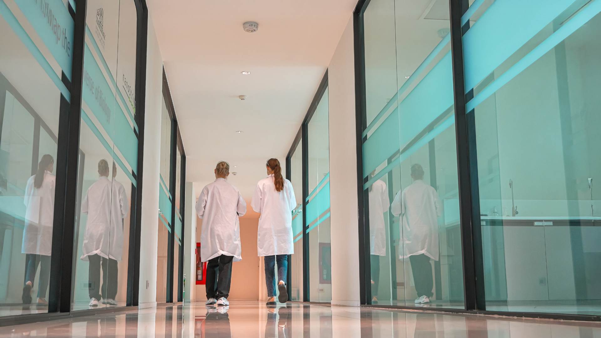 1. Lắp camera ph&ograve;ng kh&aacute;m cơ sở y tế tư nh&acirc;n