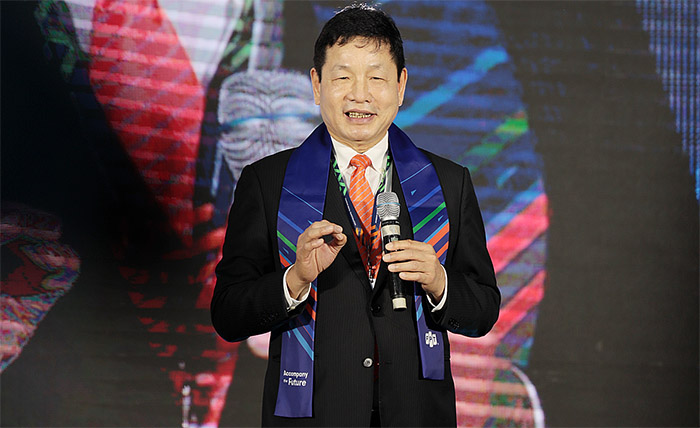 Anh Trương Gia Bình phát biểu tại hội nghị